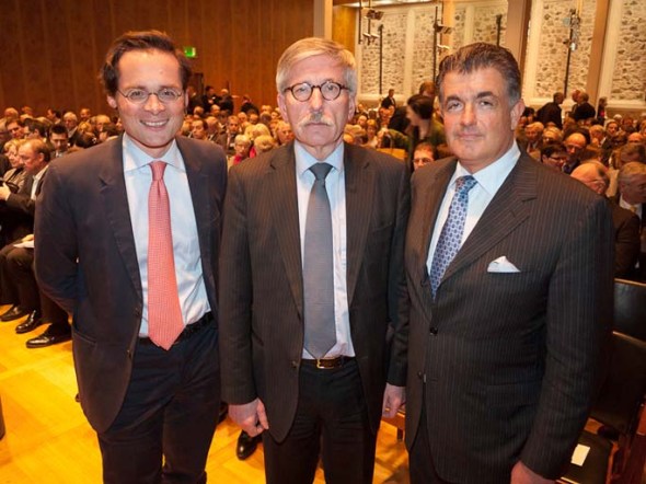 Sind sich einig: Thilo Sarrazin (Mitte) und Roger Köppel (links)