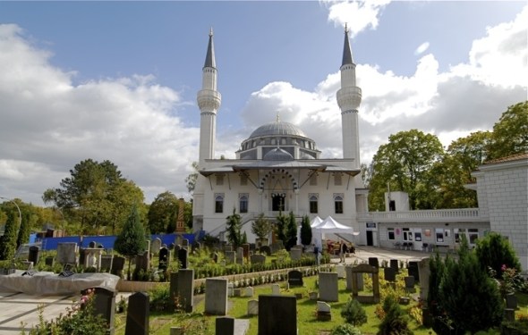 War 2010 vier mal das Opfer von Brandanschlägen: Die Sehitlik-Moschee in Berlin 