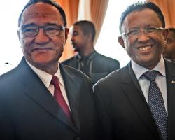 Premierminster Roger Kolo und Präsident Hery Rajaonarimampianina.